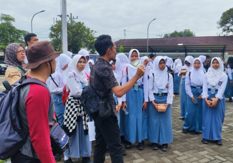 Sekitar 70 siswa kelas X dan XI SMA Negeri 2 Purbalingga mengikuti Safari Cagar Budaya menelusuri sejumlah lokasi yang telah menjadi Cagar Budaya, bersama Dinas Pendidikan dan Kebudayaan (Dindikbud) Kabupaten Purbalingga, Selasa 4 November 2025.
