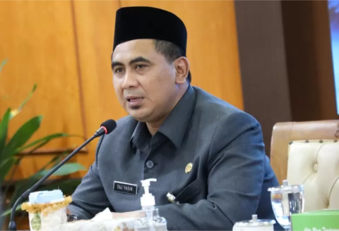 Taj Yasin saat memimpin Rapat Evaluasi Jumlah Hari Sekolah per Minggu di Kantor Gubernur Jawa Tengah, Senin 24 November 2025.