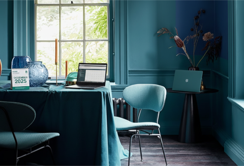 Bulan Desember, penutup tahun 2025 yang penuh refleksi, membawa serta identitas visual khas. Bulan Desember, penutup tahun 2025 yang penuh refleksi, membawa serta identitas visual khas.