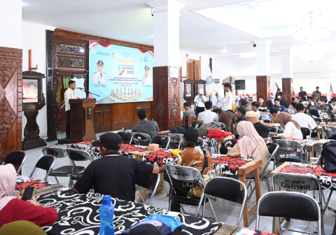 Bupati Purbalingga, Fahmi Muhammad Hanif, membuka secara resmi Turnamen Catur Piala Wakil Bupati Purbalingga Tahun 2025 di Pendopo Cahyana Rumah Jabatan Wakil Bupati, Minggu 28 Desember 2025.