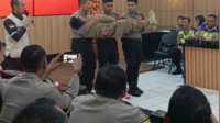 Pleton Siaga Bhayangkara Polres Purbalingga mendapat pelatihan penanggulangan bencana alam, di Aula Wicaksana Laghawa Mapolres Purbalingga, Jumat 5 Desember 2025