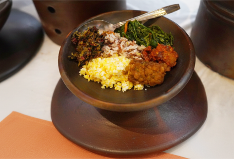 Sega Rejeng, menu sajian ini telah menarik perhatian penikmat kuliner, karena menyuguhkan nasi jagung dan nasi beras merah, yang berpadu harmonis dengan sayuran khas, daun rejeng. Sega Rejeng, menu sajian ini telah menarik perhatian penikmat kuliner, karena menyuguhkan nasi jagung dan nasi beras merah, yang berpadu harmonis dengan sayuran khas, daun rejeng.