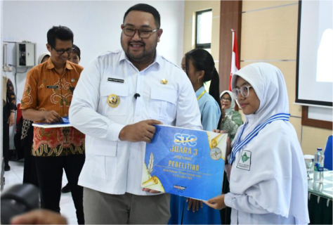 Wakil Bupati Purbalingga, Dimas Prasetyahani, secara resmi menutup gelaran Science Training Camp (STC) Tingkat Nasional di Aula SMA Negeri 2 Purbalingga, Rabu 11 Desember 2025.