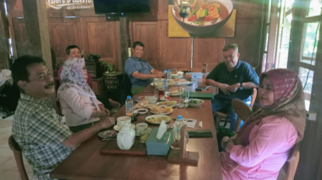 Alumnus SMP Negeri 2 Purbalingga lulusan tahun 1982  yang tergabung dalam Pandawa, melaksanakan pertemuan persiapan penyelenggaraan Pandawa Charity, yang mengusung tagline Desember Ceria 2025, Guyub Rukun Seduluran Agawe Sehat lan Bombong