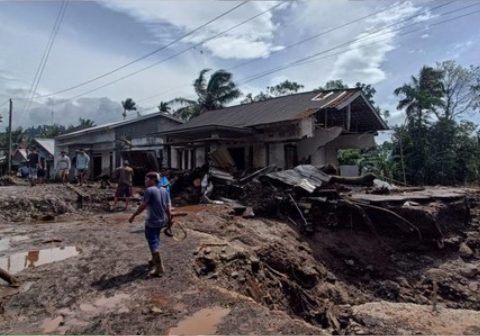 Terjangan banjir bandang dahsyat melanda wilayah lereng Gunung Slamet, Kabupaten Purbalingga, Jawa Tengah, pada Sabtu dini hari 24 Januari 2026.