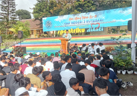 Mengusung tema "Harmoni Iman untuk Menggerakkan Kreasi dan Prestasi Peserta Didik," acara yang berlangsung di SMP Negeri 3 Kutasari pada Sabtu 17 Januari 2026 ini memadukan nilai religius dengan semangat kreativitas siswa
