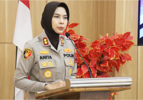 Ajun Komisaris Besar Polisi (AKBP) Anita Indah Setyaningrum mencetak sejarah sebagai polisi wanita (Polwan) pertama yang mengemban amanat sebagai Kapolres Purbalingga sejak institusi ini berdiri. Ajun Komisaris Besar Polisi (AKBP) Anita Indah Setyaningrum mencetak sejarah sebagai polisi wanita (Polwan) pertama yang mengemban amanat sebagai Kapolres Purbalingga sejak institusi ini berdiri.