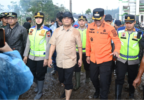 Gubernur Jawa Tengah Ahmad Luthfi meninjau langsung lokasi bencana banjir bandang dan tanah longsor di Kecamatan Karangreja, Kabupaten Purbalingga, Jumat 30 Januari 2026. Gubernur Jawa Tengah Ahmad Luthfi meninjau langsung lokasi bencana banjir bandang dan tanah longsor di Kecamatan Karangreja, Kabupaten Purbalingga, Jumat 30 Januari 2026.
