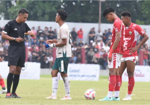 Persibangga Purbalingga Menjamu Persitema Temanggung di Stadion Goentoer Darjono, Minggu 25 Januari 2026, tim berjuluk Laskar Jenderal Soedirman tersebut menang tipis dengan skor 1-0.