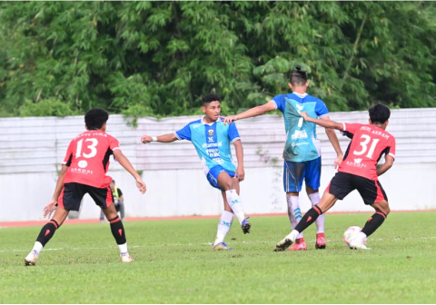 Kesebelasan Persibangga yang berjuluk Laskar Soedirman memetik poin penuh setelah menundukkan tuan rumah PPSM Magelang dengan skor tipis 1-0 di Stadion Moch Soebroto, Minggu 4 Januari 2026. Kesebelasan Persibangga yang berjuluk Laskar Soedirman memetik poin penuh setelah menundukkan tuan rumah PPSM Magelang dengan skor tipis 1-0 di Stadion Moch Soebroto, Minggu 4 Januari 2026.