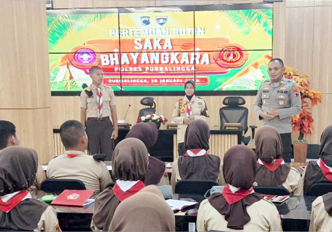 Satbinmas) Polres Purbalingga menggelar pembinaan rutin bagi anggota Saka Bhayangkara Kwartir Cabang Purbalingga di Aula Wicaksana Leghawa MapolresPurbalingga, Minggu 18 Januari 2026.