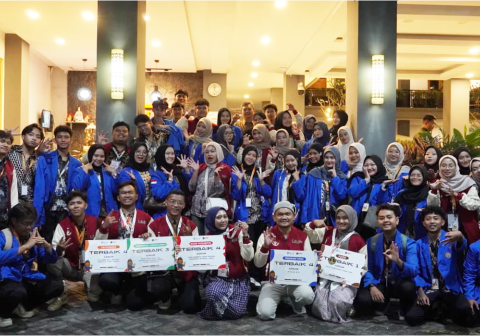 Universitas Muhammadiyah Purwokerto (UMP) kembali mengukuhkan eksistensinya di kancah nasional melalui torehan prestasi gemilang.