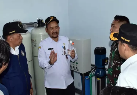 Undip) Semarang bersama Pemerintah Kabupaten Pemalang meresmikan program rumah desalinasi air untuk mengatasi krisis air bersih di wilayah pesisir utara.