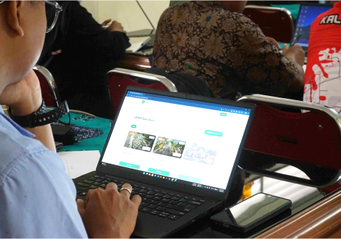 Dinas Komunikasi dan Informatika (Dinkominfo) Kabupaten Purbalingga memfasilitasi pembuatan domain website bagi puluhan desa guna mempercepat transformasi digital.