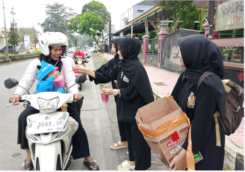 Persaudaraan Setia Hati Terate (PSHT) Cabang Kabupaten Purbalingga menunjukkan eksistensi positif melalui agenda rutin berbagi makanan berbuka puasa pada momentum Ramadan.