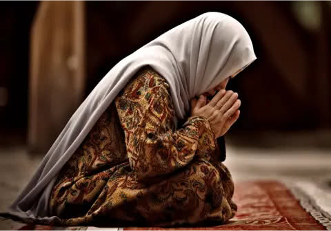 Tata Cara Niat Puasa Antara Kewajiban Harian dan Cadangan Bulanan