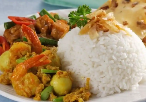 Salah satu unsur penting dalam rangkaian ibadah ini yaitu aktivitas makan sahur untuk fisik prima dari setiap Muslim yang menjalankan.