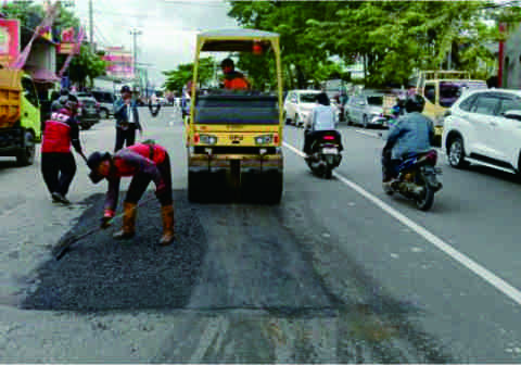 Tim teknis terus memacu perbaikan ribuan titik kerusakan agar jalur mudik berada dalam kondisi prima sebelum puncak arus lalu lintas terjadi.