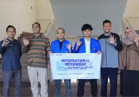 Mahasiswa Teknik Informatika sukses menembus program magang internasional pada perusahaan EDESS yang berlokasi di Johor Bahru, Malaysia.