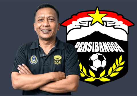 Pelatih Persibangga Agus Riyanto