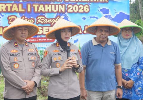 Kapolres Purbalingga AKBP Anita Indah Setyaningrum memimpin langsung prosesi memperkuat kedaulatan pangan melalui aksi Penanaman Jagung Serentak Kuartal I Tahun 2026.