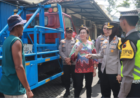 Kapolres Purbalingga, AKBP Anita Indah Setyaningrum, memimpin langsung inspeksi mendalam terhadap sejumlah pos pengamanan Operasi Ketupat Candi 2026.