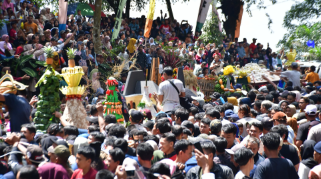 Tradisi Syawalan Gunungan Megono di Kabupaten Pekalongan