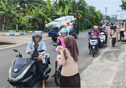 Pramuli Kwarran Kertanegara melaksanakan aksi sosial berbagi takjil pada Sabtu 14 Maret 2026.