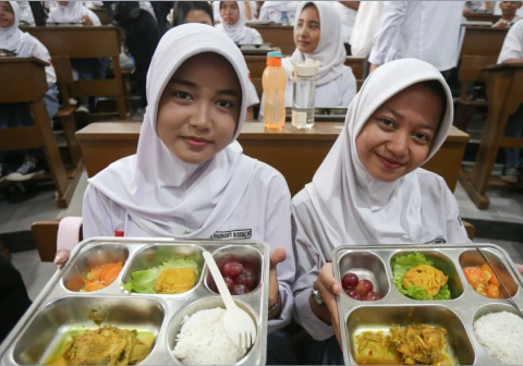 Sekolah memiliki hak untuk tidak menerima program tersebut apabila merasa belum siap atau memiliki pertimbangan tertentu.