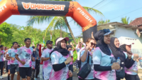 Melalui agenda bertajuk “HIPMI Fun Run dan Berbagi Sembako”, para pengusaha muda ini menyisir pelosok Desa Gunungsari, Kecamatan Karanggayam, Sabtu 4 April 2026