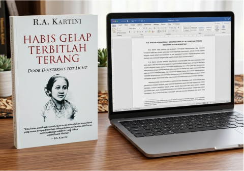 Buku Habis Gelap Terbitlah Terang ini merangkum kumpulan surat yang Kartini kirimkan kepada sahabat-sahabatnya di Belanda, terutama Stella Zeehandelaar.