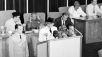18 April 1955, Soekarno kembali ke Bandung. Bukan untuk kunjungan biasa, melainkan hadir berpartisipasi dalam Konferensi yang digagas oleh PM. Ali Sastroamidjojo dan merupakan momen bersejarah yang dilatar belakangi oleh hal yang sama sekali non-tunggal, majemuk, berlapis, tumpang-tindih. Sumber Foto: Google Foto