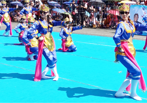Tarian Dames ini pertama kali muncul sekitar tahun 1936, jauh sebelum masa Kemerdekaan Indonesia.