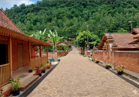 Wotawati, sebuah dusun di Kelurahan Pucung, Kapanewon Girisubo, Kabupaten Gunungkidul, menyimpan keunikan yang jarang ada pada tempat lain.