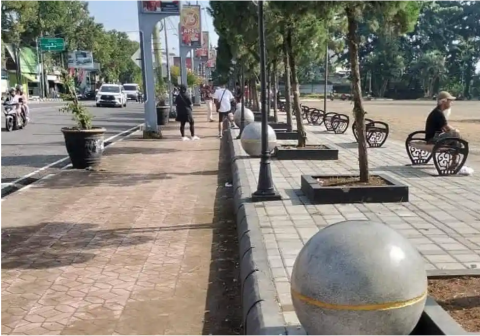 Destinasi Wisata Taman Kota Usman Janatin Purbalingga. Foto: Priyanti_tabloidelemen.com