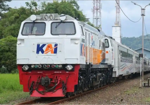 KA Purwojaya relasi Gambir-Cilacap masuk daftar pembatalan perjalanan kereta api Daop 5 Purwokerto menyusul proses pemulihan jalur pascainsiden di Bekasi Timur. Foto: Humas KAI Daop 5 Purwokerto