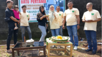 Owner Grand Pesona Indah (GPI), Indah Hari Ani P, saat prosesi peletakan batu pertama proyek pembangunan kawasan hunian modern di Dusun Rupakpicis, Desa Klapasawit, Kecamatan Kalimanah, Purbalingga., Rabu 15 April 2026. Owner Grand Pesona Indah (GPI), Indah Hari Ani P, saat prosesi peletakan batu pertama proyek pembangunan kawasan hunian modern di Dusun Rupakpicis, Desa Klapasawit, Kecamatan Kalimanah, Purbalingga., Rabu 15 April 2026.