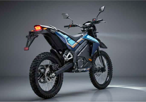 Emmo JVX GT hadir merobek stigma bahwa motor listrik hanyalah kendaraan pelan untuk jarak dekat Emmo JVX GT hadir merobek stigma bahwa motor listrik hanyalah kendaraan pelan untuk jarak dekat