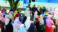 UMP merangkul Pimpinan Cabang Nasyiatul Aisyiyah (PCNA) Bumiayu dalam pelatihan pembuatan Pupuk Organik Cair (POC) bagi perempuan muda Muhammadiyah.