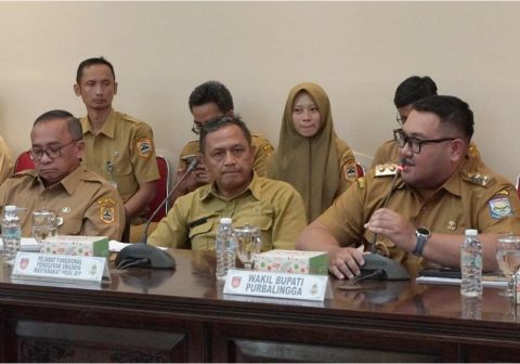 Wakil Bupati Purbalingga, Dimas Prasetyahani saat memaparkan rencana kegiatan bersama Dandim 0702 Purbalingga di Markas Kodam IV/Diponegoro, Senin 20April 2026