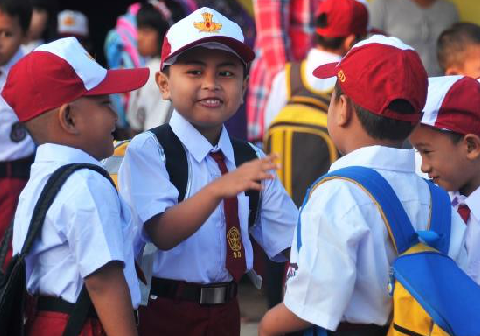Aturan Baru Usia Masuk SD Beri Kelonggaran Calon Murid Aturan Baru Usia Masuk SD Beri Kelonggaran Calon Murid