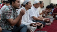 Berdoa di Hari Jumat