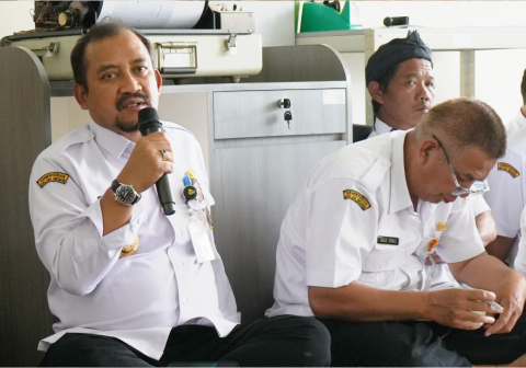 Bupati Pemalang, Anom Widiyantoro, menekankan pentingnya simulasi evakuasi secara terukur guna menghadapi potensi erupsi Gunung Slamet yang kini berstatus Waspada atau Level II.