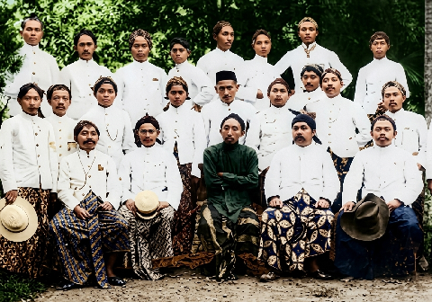 Periode awal abad ke-20 saat rakyat Nusantara mulai menumbuhkan kesadaran sebagai satu bangsa. Periode awal abad ke-20 saat rakyat Nusantara mulai menumbuhkan kesadaran sebagai satu bangsa.