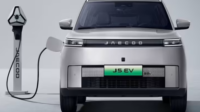 Jaecoo J5 EV, mobil listrik ini sukses memikat hati masyarakat secara luas hingga mencatatkan antrean pemesanan mencapai 12.000 unit.
