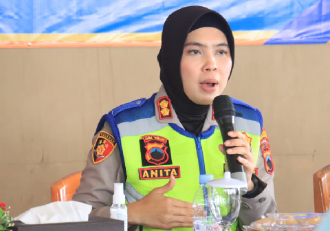 Kapolres Purbalingga AKBP Anita Indah Setyaningrum saat acara Jumat Curhat warga Desa Karangpetir, Kecamatan Kalimanah pada Jumat 22 Mei 2026 Kapolres Purbalingga AKBP Anita Indah Setyaningrum saat acara Jumat Curhat warga Desa Karangpetir, Kecamatan Kalimanah pada Jumat 22 Mei 2026