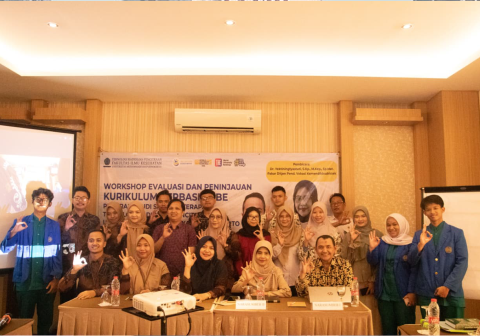 Workshop evaluasi kurikulum berbasis Outcome-Based Education (OBE) yang menghadirkan perwakilan rumah sakit, alumni, serta mitra pengguna lulusan turut memberikan masukan konstruktif dalam forum tersebut.