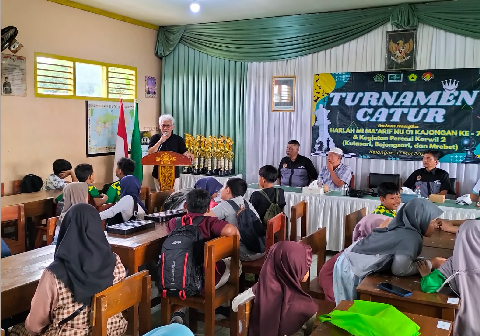 Ketua PERCASI Kabupaten Purbalingga, Subeno memberikan apresiasi tinggi saat menghadiri pembukaan turnamen Catur tingkat Kabupaten Purbalingga dalam rangka Hari Lahir ke-73 MI Ma'arif NU 01 Kajongan (MIKASA) Ketua PERCASI Kabupaten Purbalingga, Subeno memberikan apresiasi tinggi saat menghadiri pembukaan turnamen Catur tingkat Kabupaten Purbalingga dalam rangka Hari Lahir ke-73 MI Ma'arif NU 01 Kajongan (MIKASA)
