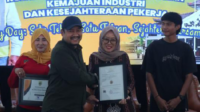Kelompok UMKM Apem Wanarata, Kecamatan Bantarbolang, Kabupaten Pemalang, resmi mengantongi Sertifikat Merek dari Kementerian Hukum Republik Indonesia.