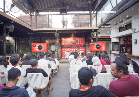 Shorts up at Minikino Film Week (MFW) menjadi ruang berproses dengan pendampingan penulisan dan pengembangan naskah secara intensif bagi para sineas muda untuk lebih terstruktur dan berkesinambungan. Sumber Foto: Minikino